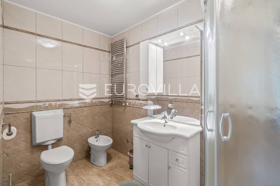 Kuća Na prodaju -  Umag
