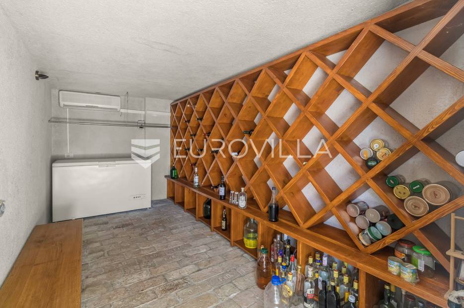 Kuća Na prodaju -  Umag