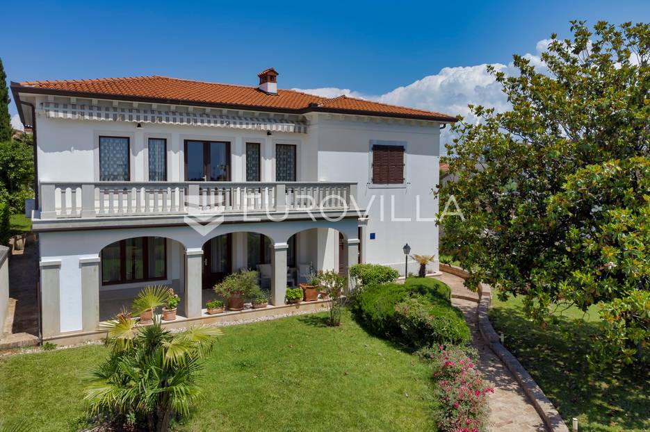 Kuća Na prodaju -  Umag