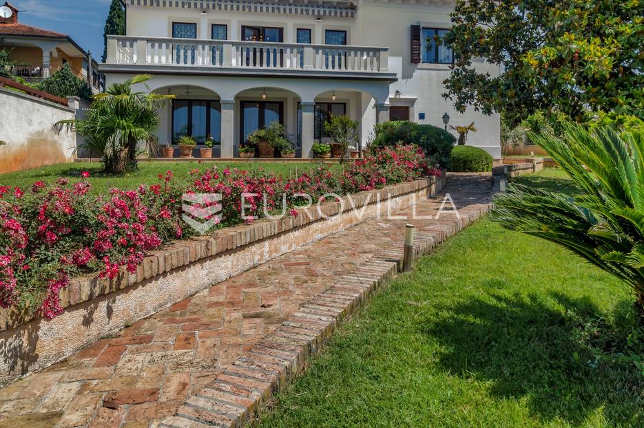 Kuća Na prodaju -  Umag