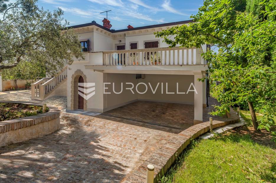 Kuća Na prodaju -  Umag