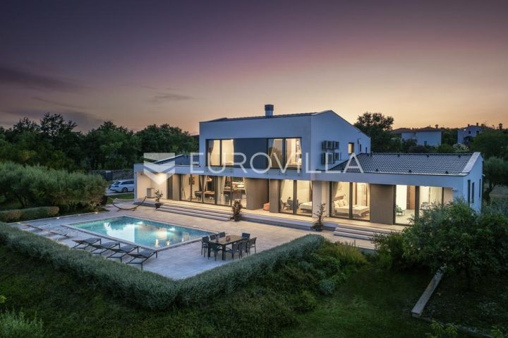 Casa in vendita 350 m² – Rakalj