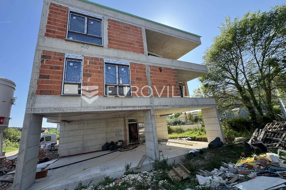 Appartamento In vendita -  Pula