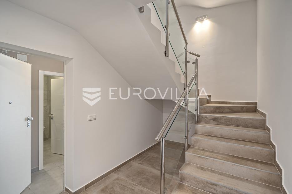 Appartement À vendre - Šibensko-kninska Šibenik - Okolica
