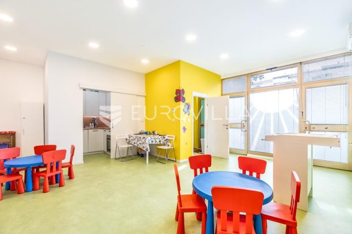 Locaux commerciaux à vendre 43 m² – Prečko