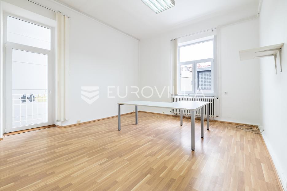 Locaux commerciaux À vendre - Grad Zagreb Donji Grad - foto 1/7