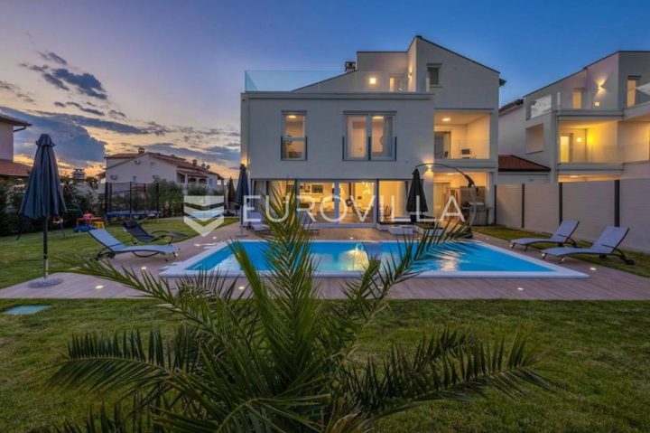 Casa in vendita 244 m² – Nova Vas