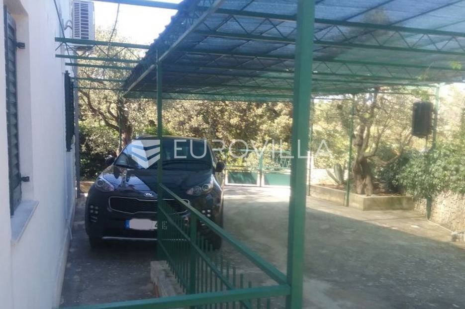 Hiša Na predaj -  Rogoznica