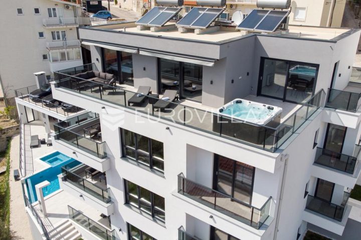 Kuća na prodaju 650 m² – Omiš