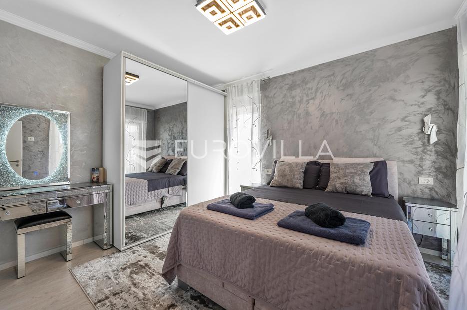 Casa In vendita -  Šibenik - Okolica