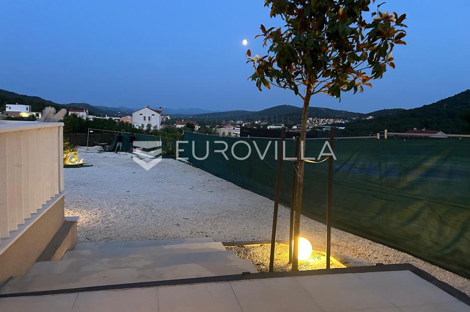 Casa In vendita -  Šibenik - Okolica