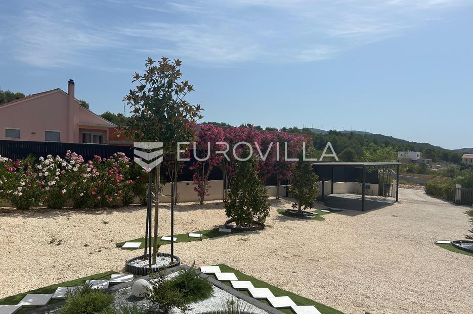 Casa In vendita -  Šibenik - Okolica
