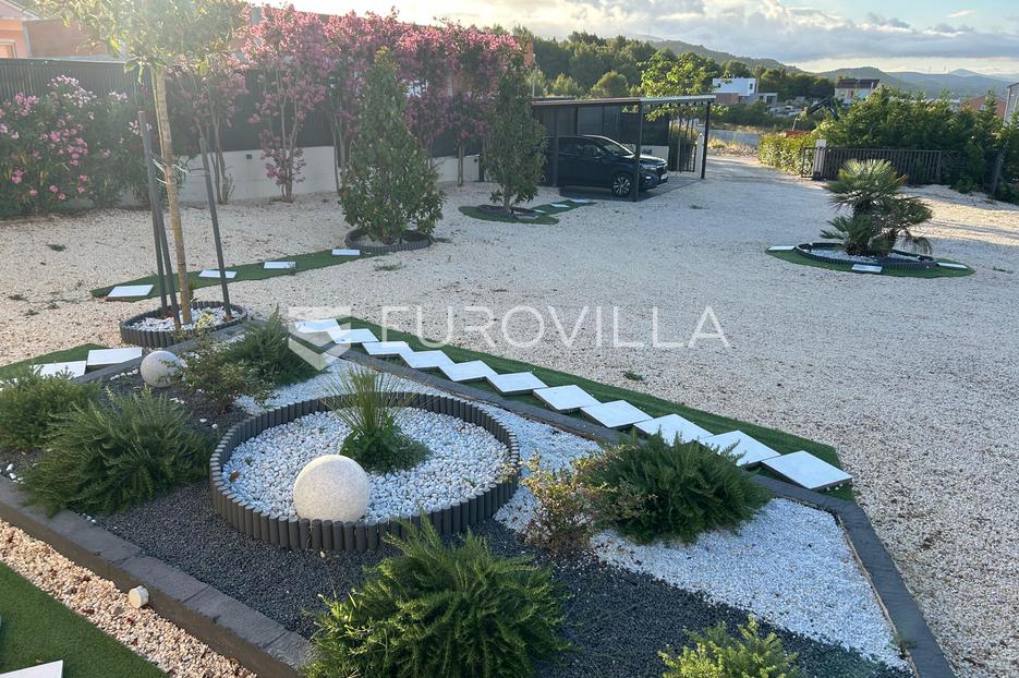 Casa In vendita -  Šibenik - Okolica
