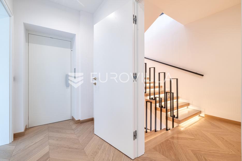 Maison À vendre - Grad Zagreb Gornji Grad - Medveščak
