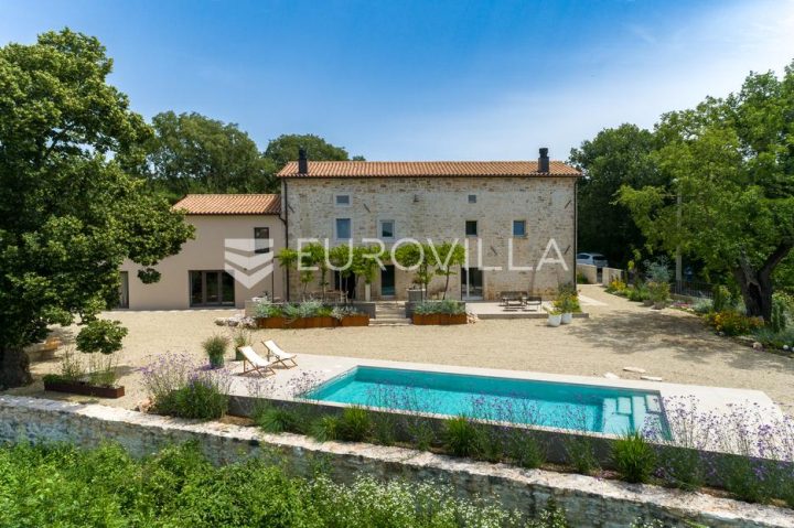 Dom na predaj 350 m² – Šumber