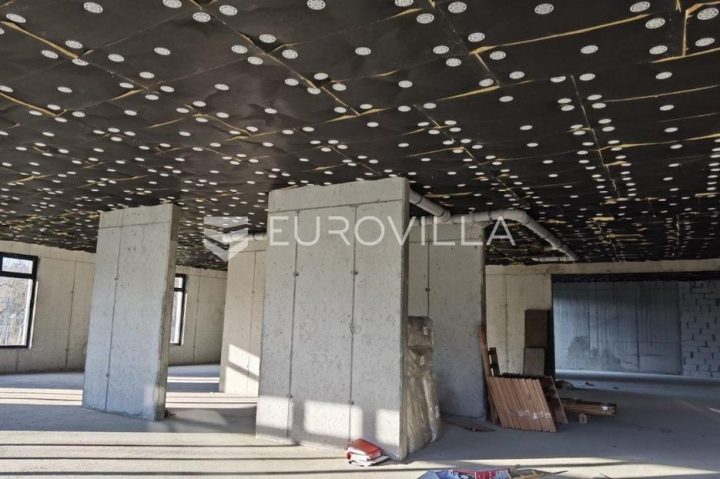 Poslovni prostor na prodaju 377 m² – Remetinec