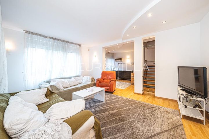 Maison À vendre - Grad Zagreb Gornji Grad - Medveščak - foto 3/27
