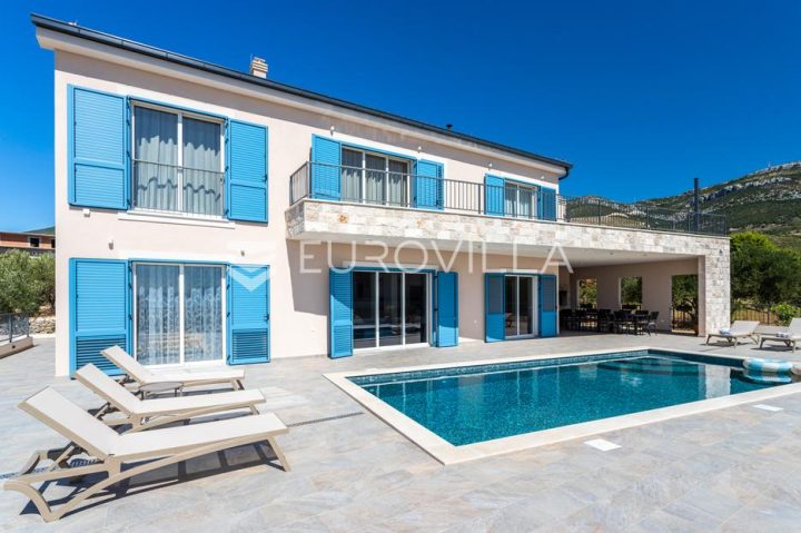 House for sale 277 m² – Kaštel Novi
