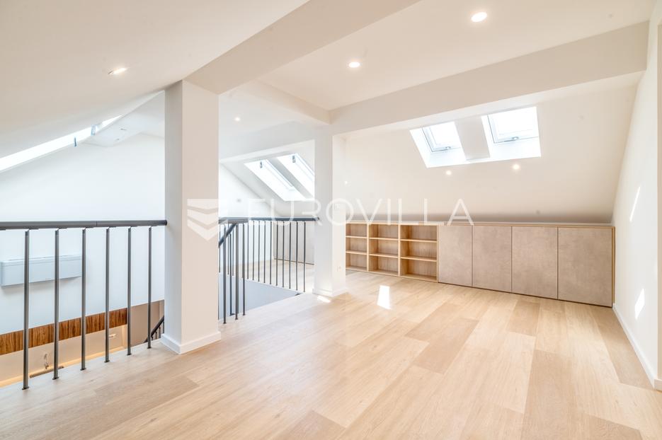 Flat For sale -  Donji Grad