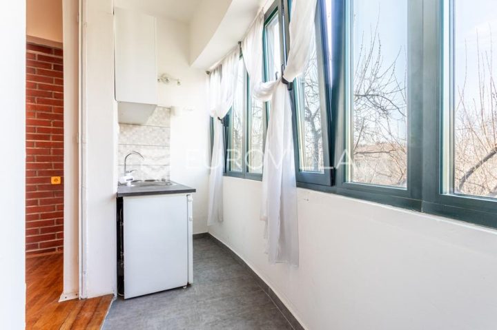 Apartmán na predaj 39 m² – Bačvice