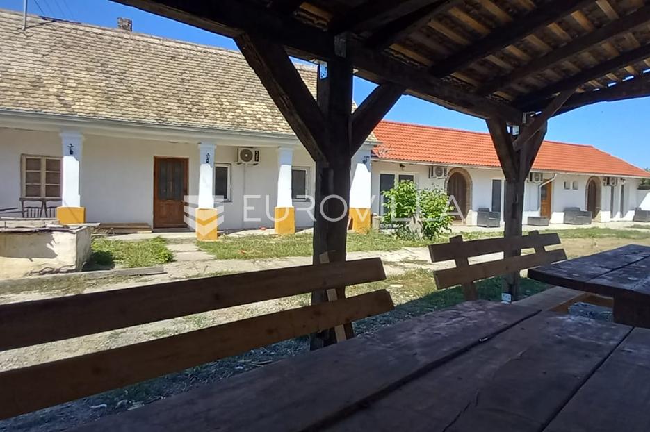Casa In vendita -  Čepin