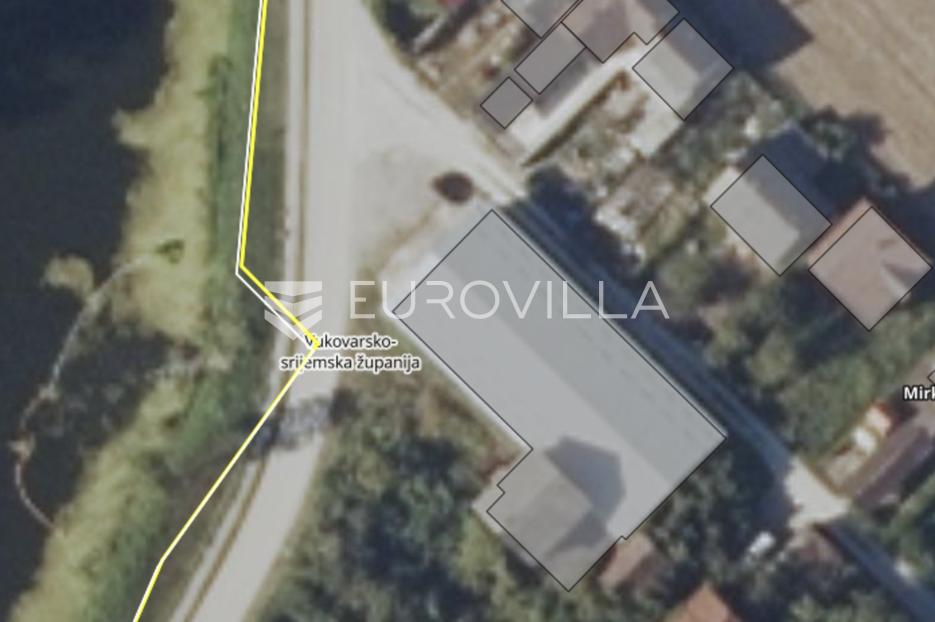 Komerční Na prodej Mirkovci