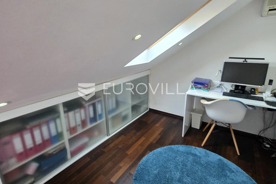 Appartamento In vendita -  Maksimir