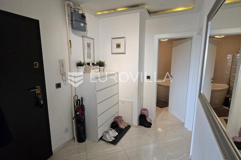 Apartma Naprodaj - Grad Zagreb Maksimir