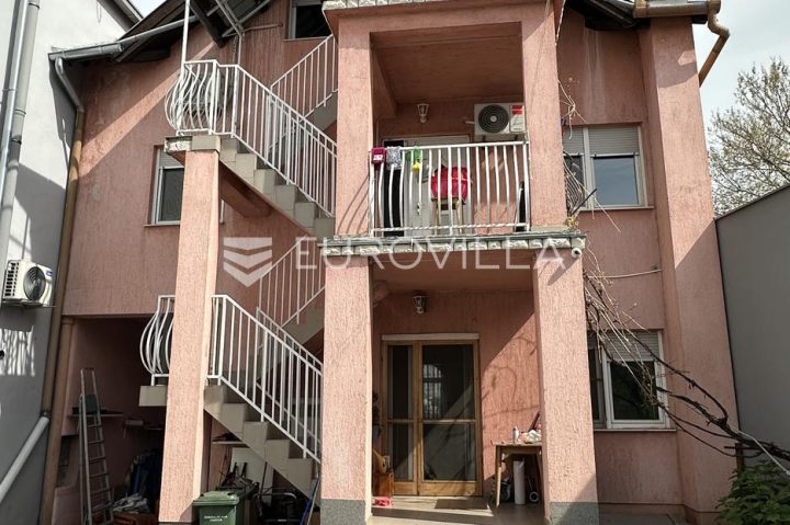 Maison à vendre 203 m² – Borovo Naselje