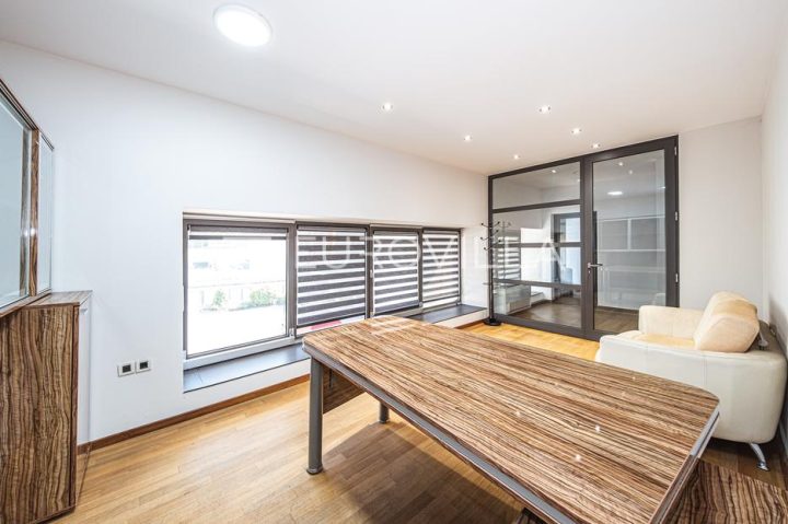 Poslovni prostor na prodaju 191 m² – Jankomir