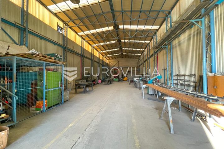 Business premises for sale 1255 m² – Donji Miholjac
