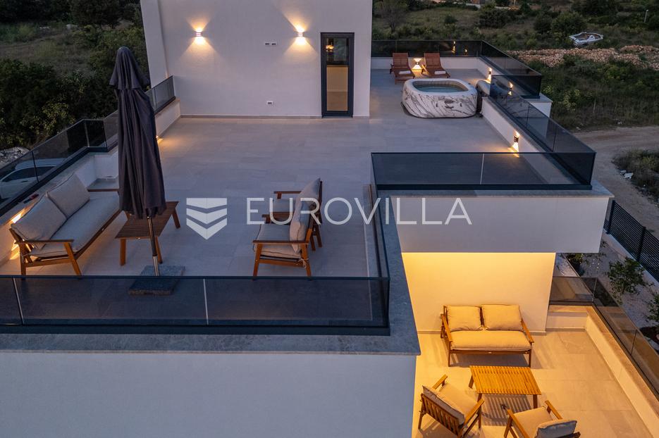 Casa In vendita -  Nin