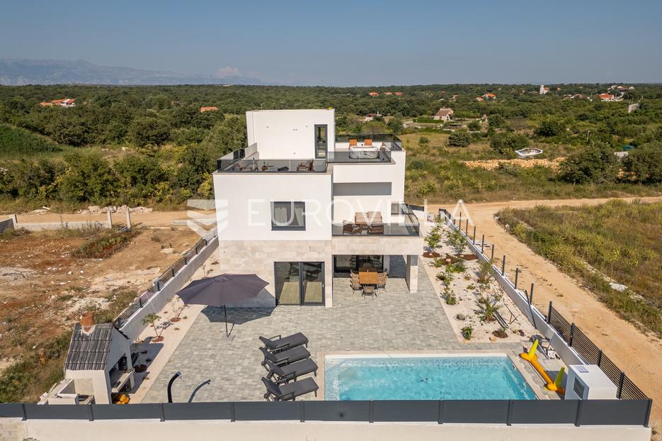 Casa In vendita -  Nin