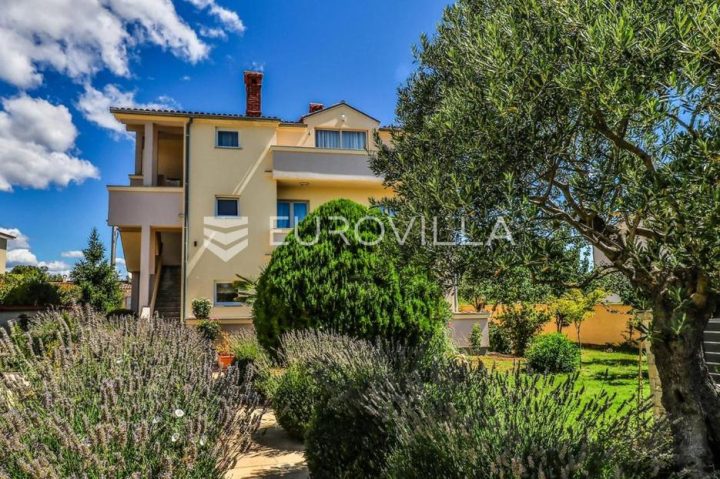 Haus zu verkaufen 384 m² – Loborika