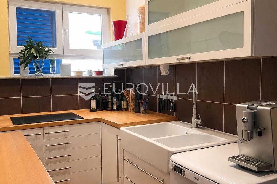 House For sale - Ličko-senjska Karlobag