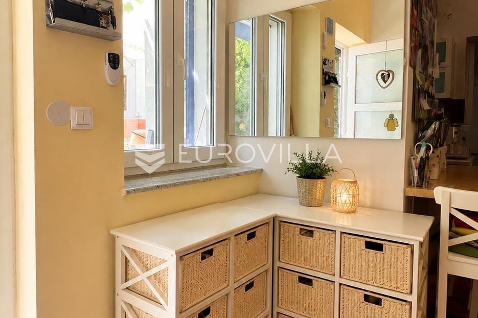 House For sale - Ličko-senjska Karlobag