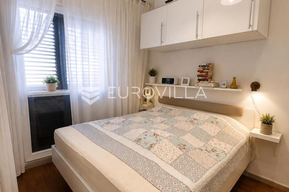 House For sale - Ličko-senjska Karlobag