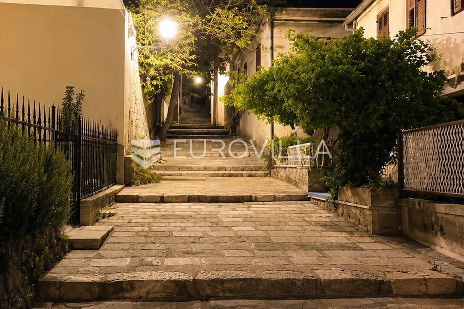 House For sale - Ličko-senjska Karlobag