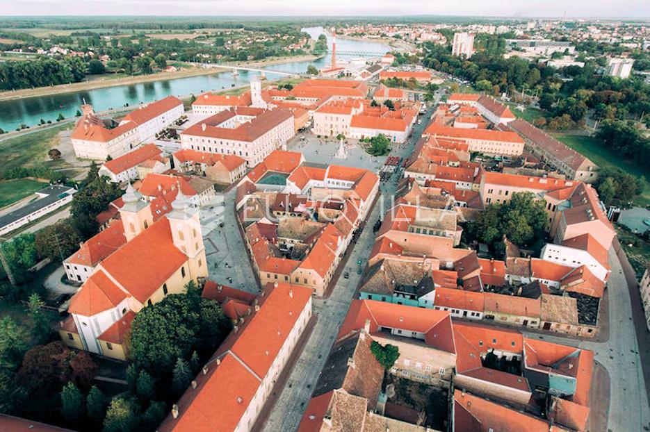Gewerbefläche Zu verkaufen -  Osijek