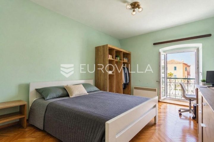 Haus zu verkaufen 450 m² – Makarska