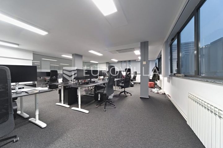 Business premises for sale 488 m² – Gornji Grad / Centar