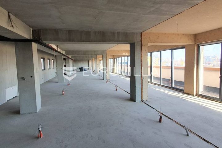 Lokal użytkowy na sprzedaż 600 m² – Sveta Klara