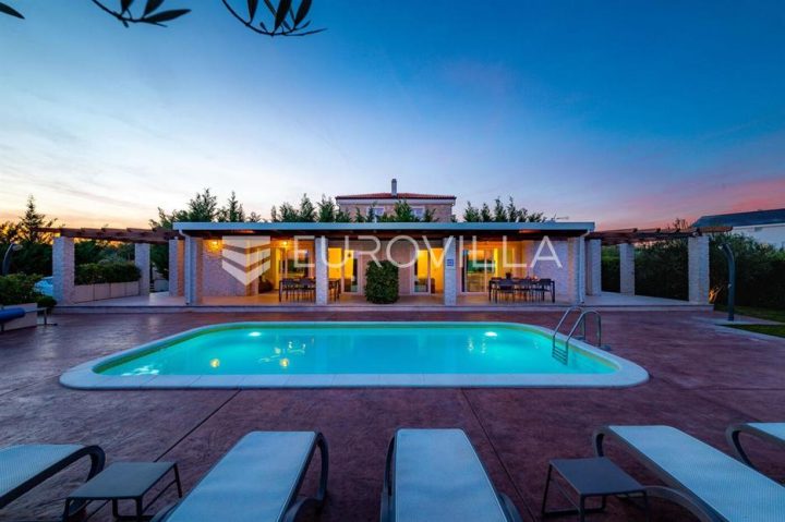 Kuća na prodaju 163 m² – Žerava