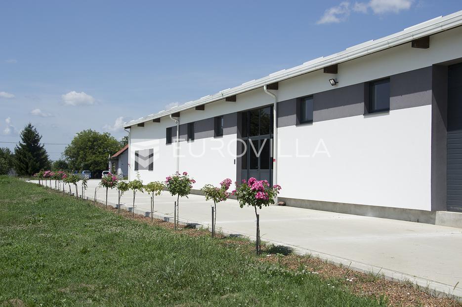 Lokal użytkowy Na sprzedaż - Virovitičko-podravska Čađavica