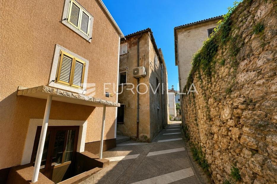 Flat For sale - Ličko-senjska Senj