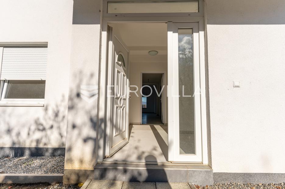 Casa In vendita -  Požega