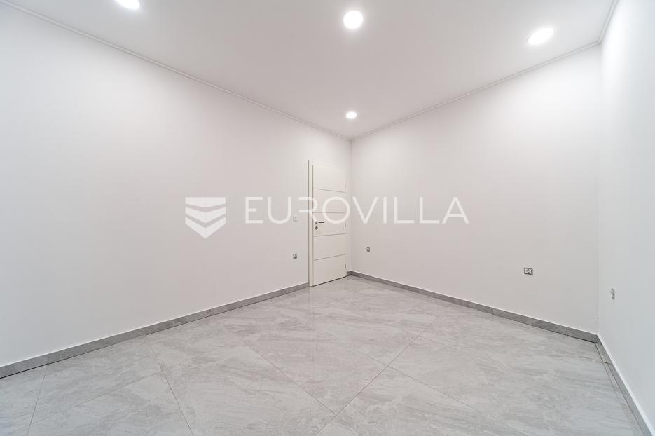 Casa In vendita -  Valpovo