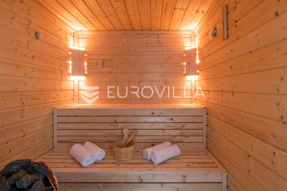 Kuća Na prodaju -  Pula