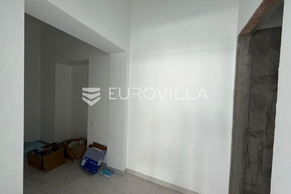 Lokal użytkowy Na sprzedaż - Osječko-baranjska Đakovo