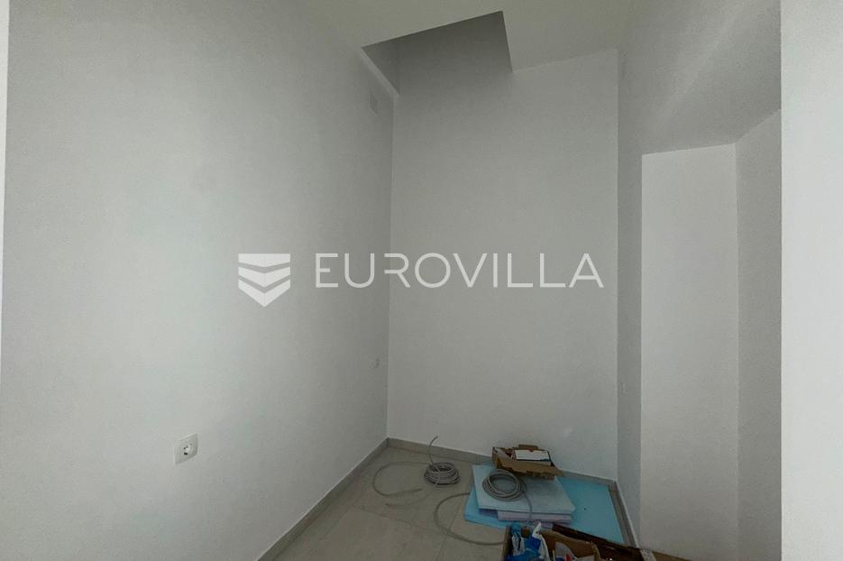 Lokal użytkowy Na sprzedaż - Osječko-baranjska Đakovo